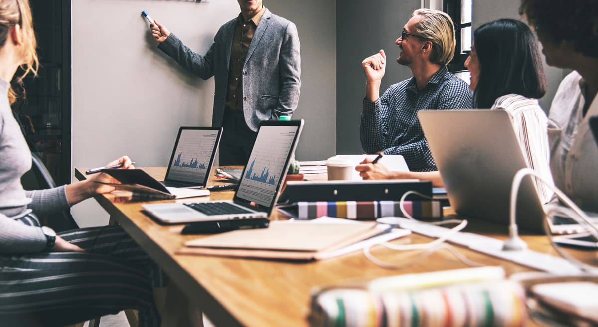 CURSO DE ASESOR EN PROTOCOLO, PODER NEGOCIAL INTERNACIONAL Y CARISMA PERSONAL